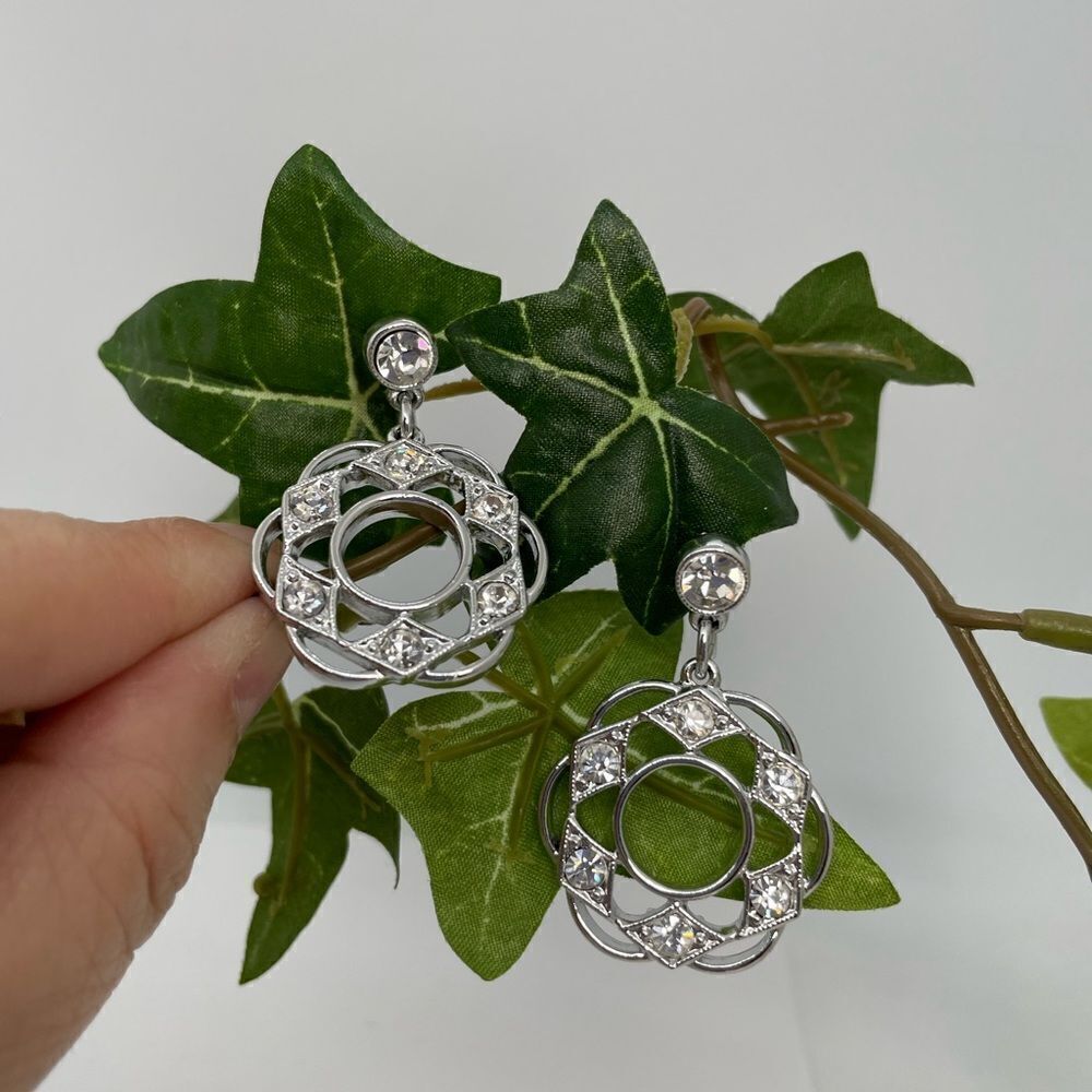 Vintage Sarah Coventry Dangling Drop Rhinestone Clip Earrings - Picture 12 of 13